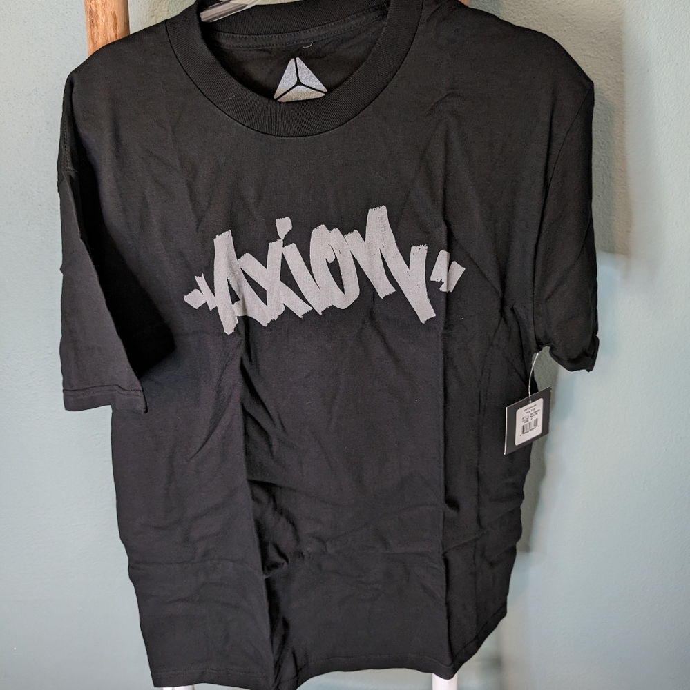 NWT Axion Hit Tee Large